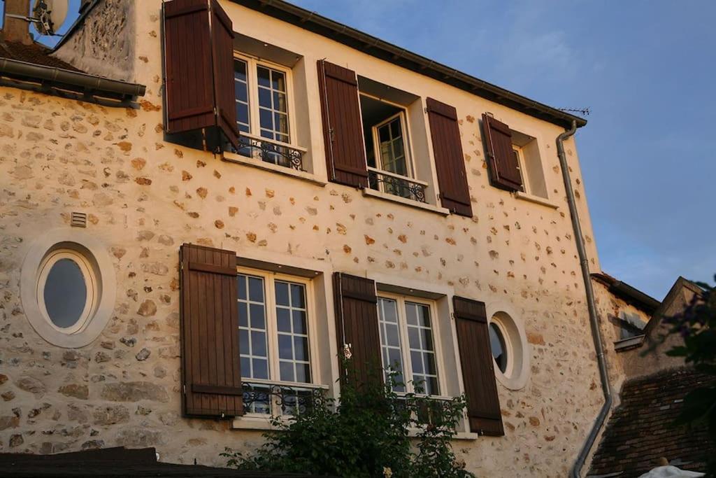 Le Nid De Rochefort Luaran gambar